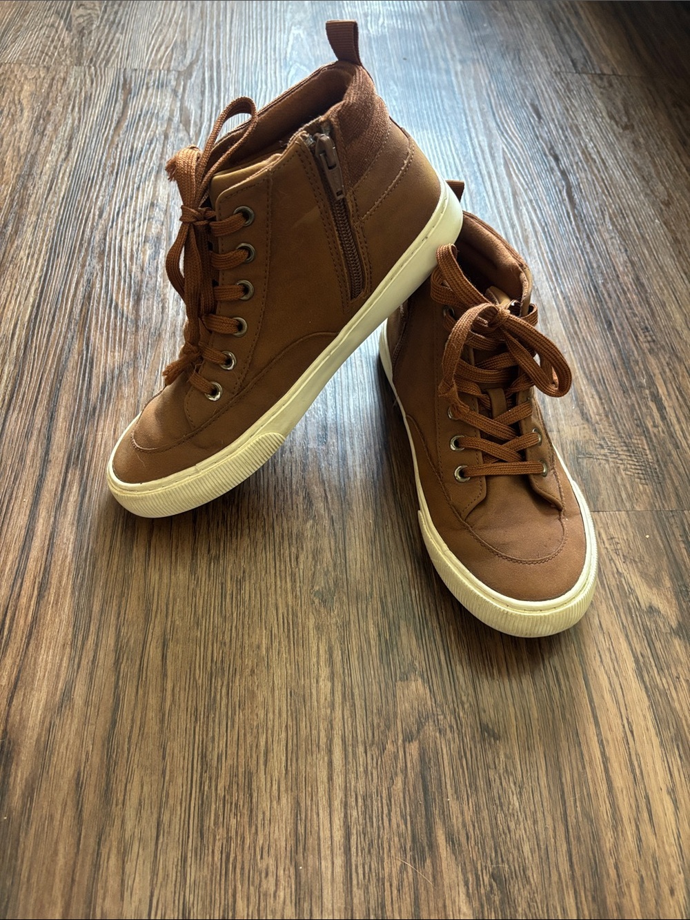 Cat & Jack Brown High Top Sneakers Youth Size 5 Rylan Chukka Side Zip Faux Suede